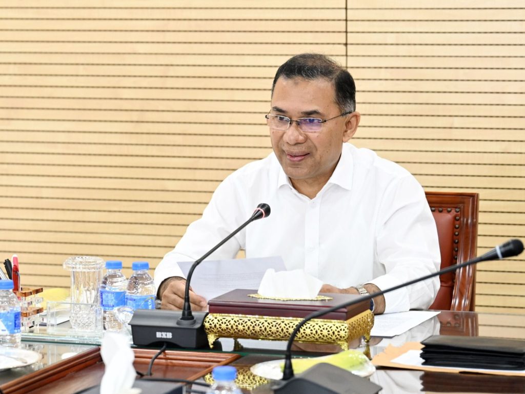 ধর্ম-বর্ণ নির্বিশেষে মানুষের শান্তিপূর্ণ বসবাস নিশ্চিত করতে চায় সরকার: প্রধানমন্ত্রী প্রধানমন্ত্রী তারেক রহমান আজ সচিবালয়ের মন্ত্রিপরিষদ বিভাগের জনপ্রশাসন সভাকক্ষে শুভ বৌদ্ধ পূর্ণিমা উপলক্ষে বৌদ্ধ সম্প্রদায়ের নেতৃবৃন্দের সঙ্গে শুভেচ্ছা বিনিময় করেন। ছবি : পিএমও