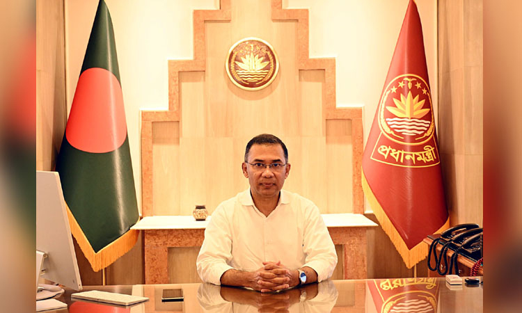 দেশে ফিরেই বাবা-মায়ের মাজার জিয়ারত প্রধানমন্ত্রীর প্রধানমন্ত্রী তারেক রহমান। ফাইল ছবি