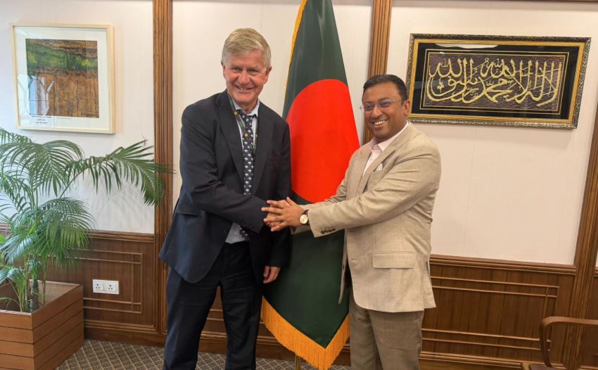 প্রধানমন্ত্রীর পররাষ্ট্র উপদেষ্টার সঙ্গে আন্তর্জাতিক জলবায়ু প্রতিনিধিদলের সৌজন্য সাক্ষাৎ ছবি : সংগৃহীত বাসস (মন্ত্রণালয়)