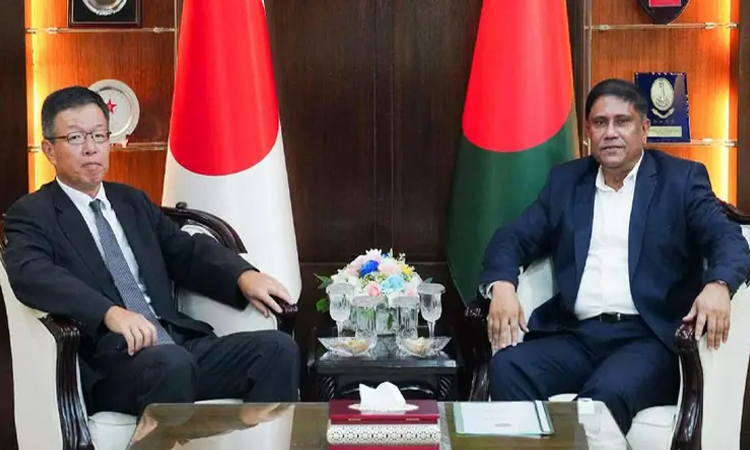 প্রধানমন্ত্রীর প্রতিরক্ষা উপদেষ্টার সঙ্গে জাপানি রাষ্ট্রদূতের সাক্ষাৎ প্রধানমন্ত্রীর প্রতিরক্ষা উপদেষ্টা ব্রিগেডিয়ার জেনারেল (অব:) ড. এ কে এম শামছুল ইসলামের সঙ্গে ঢাকায় নিযুক্ত জাপানের রাষ্ট্রদূত সাইদা শিনইচি সৌজন্য সাক্ষাৎ করেছেন। ছবি : সংগৃহীত