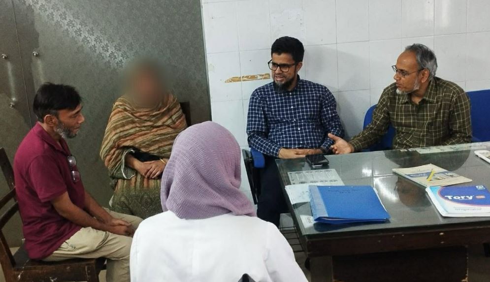 রামিসার মায়ের চিকিৎসা অব্যাহত, পাশে থাকার আশ্বাস বিএনপির স্বাস্থ্যবিষয়ক সম্পাদকের