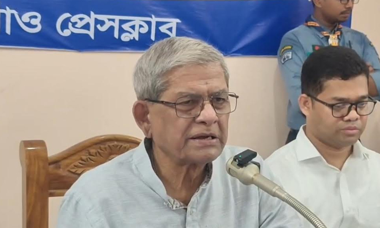 মিডিয়া শক্তিশালী হলেই গণতন্ত্র শক্তিশালী হয়: মির্জা ফখরুল স্থানীয় সরকার, পল্লী উন্নয়ন ও সমবায়মন্ত্রী এবং বিএনপির মহাসচিব মির্জা ফখরুল ইসলাম আলমগীর শুক্রবার ঠাকুরগাঁও প্রেসক্লাবে নবনির্বাচিত কার্যনির্বাহী কমিটির সঙ্গে শুভেচ্ছা বিনিময় অনুষ্ঠানে প্রধান অতিথির বক্তব্য দেন। ছবি: বাসস