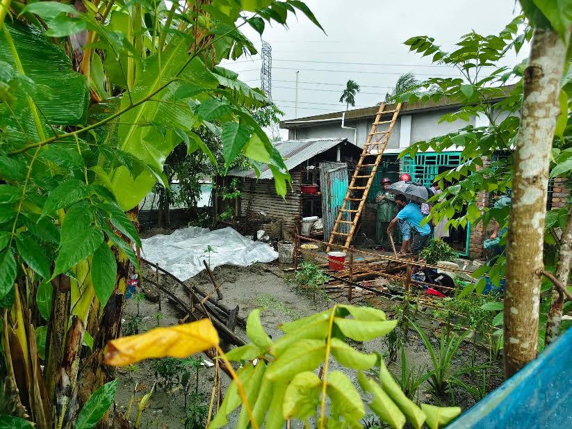 খুলনায় উঠানে পুঁতে রাখা ইজিবাইক চালকের লাশ উদ্ধার ছবি : সংগৃহীত বাসস