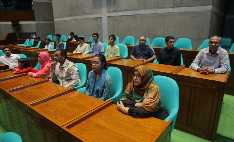 এআই অলিম্পিয়াডে স্বর্ণপদকজয়ীদের সংসদ অধিবেশন দেখার ইচ্ছা পূরণ করলেন প্রধানমন্ত্রী ছবি : সংগৃহীত বাসস