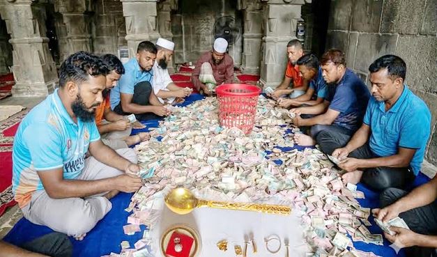 কুসুম্বা মসজিদের দানবাক্সে মিলল স্বর্ণের চামচসহ পৌনে ১৩ লাখ টাকা Image 323957 17840423ছবি : সংগৃহীত বাসস93