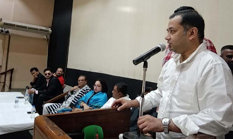 ফ্যাসিস্ট সরকারের অপশাসন-দুর্নীতির জঞ্জাল দূর করার দায়িত্ব নিয়েছে সরকার: তথ্য প্রতিমন্ত্রী আজ বাংলাদেশ চলচ্চিত্র শিল্পী সমিতিতে এক মতবিনিময় সভায় প্রধান অতিথির বক্তব্য দেন তথ্য ও সম্প্রচার প্রতিমন্ত্রী ইয়াসের খান চৌধুরী। ছবি : পিআইডি