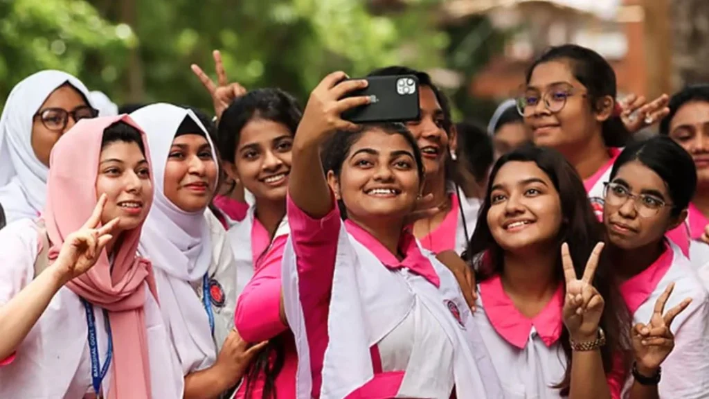 এসএসসি ও সমমানের পরীক্ষার ফল প্রকাশ আগামী ১০ আগস্ট ফাইল ছবি