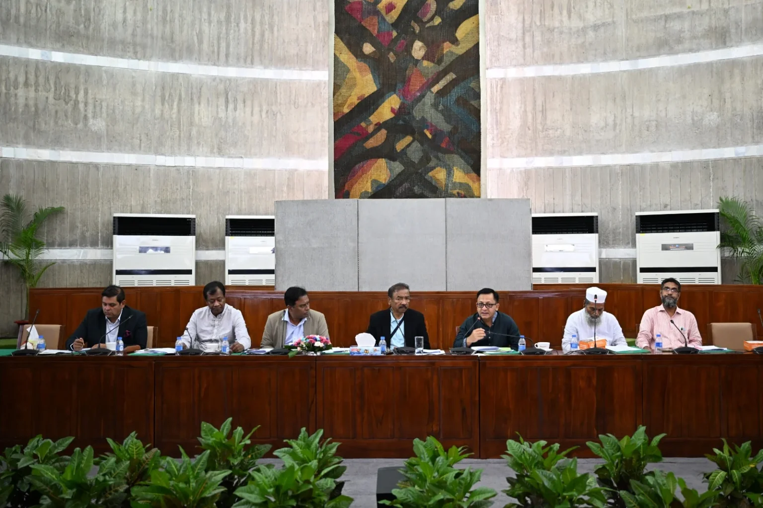 শিল্প মন্ত্রণালয় সম্পর্কিত স্থায়ী কমিটির প্রথম বৈঠক অনুষ্ঠিত বৃহস্পতিবার মো. আবুল কালামের সভাপতিত্বে জাতীয় সংসদ ভবনে শিল্প মন্ত্রণালয় সম্পর্কিত স্থায়ী কমিটির প্রথম বৈঠক অনুষ্ঠিত হয়। ছবি: বাসস
