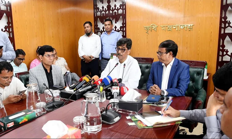 কৃষিপণ্য আমদানি নির্ভরতা থেকে পর্যায়ক্রমে বেরিয়ে আসবে দেশ : কৃষিমন্ত্রী ছবি : বাসস
