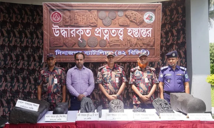 দিনাজপুরে উদ্ধার প্রাচীন পুরাকীর্তি প্রত্নতত্ত্ব অধিদপ্তরে হস্তান্তর