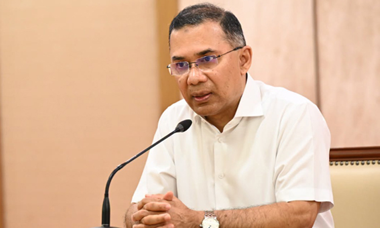 গণতান্ত্রিক আন্দোলনে শহীদ ও ভুক্তভোগীদের আকাঙ্ক্ষা পূরণে সরকার অঙ্গীকারবদ্ধ : প্রধানমন্ত্রী আজ শনিবার দুপুরে তেজগাঁওয়ে প্রধানমন্ত্রীর কার্যালয়ের করবী হলে আয়োজিত এক অনুষ্ঠানে কথা বলেন প্রধানমন্ত্রী তারেক রহমান। ছবি : পিএমও
