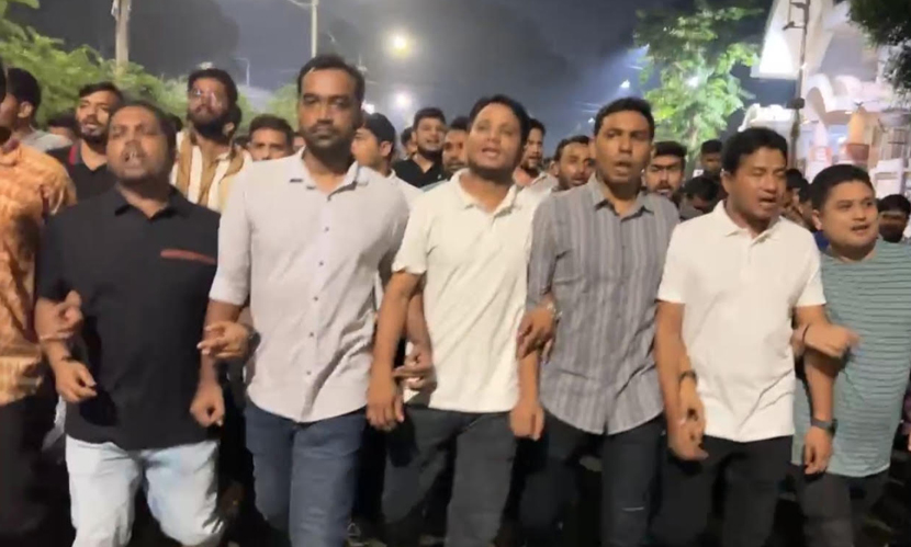 ঢাবিতে ককটেল বিস্ফোরণের ঘটনায় ছাত্রদলের বিক্ষোভ Chatradol