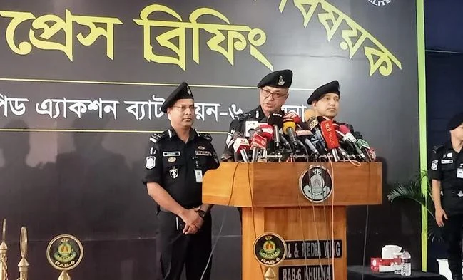 অবৈধ অস্ত্র উদ্ধারে দেশব্যাপী বিশেষ অভিযান শুরু : র্যাব মহাপরিচালক