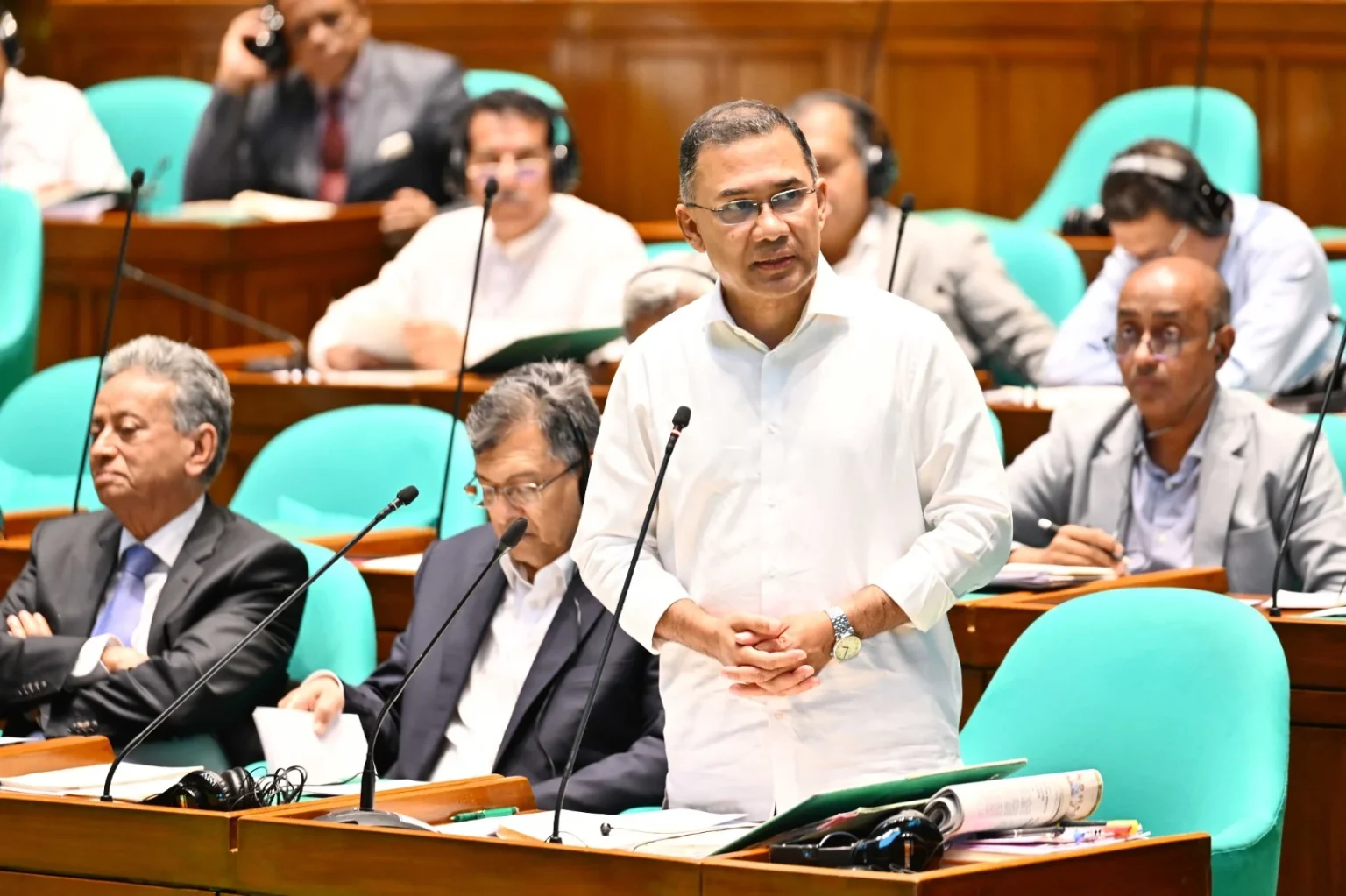 জ্বালানি সংকট থেকে দেশকে বের করে আনতে সমন্বিত কর্মপরিকল্পনা বাস্তবায়ন করছে সরকার : প্রধানমন্ত্রী বুধবার জাতীয় সংসদ অধিবেশনের শুরুতে প্রশ্নোত্তর পর্বে কথা বলেন প্রধানমন্ত্রী তারেক রহমান। ছবি: পিএমও