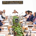 বৃহস্পতিবার পরিবেশ, বন ও জলবায়ু পরিবর্তন মন্ত্রণালয়ের সভাকক্ষে অনুষ্ঠিত মন্ত্রণালয়ের কার্যক্রমের অগ্রগতি পর্যালোচনা ও বাস্তবায়ন বিষয়ক সভায় প্রধানমন্ত্রী। ছবি: পিএমও